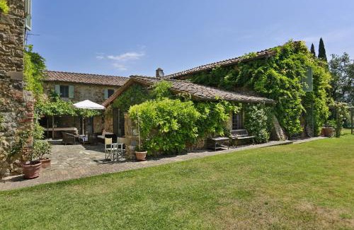 Argiano Villa | Villa Lorian by Salogi Villas