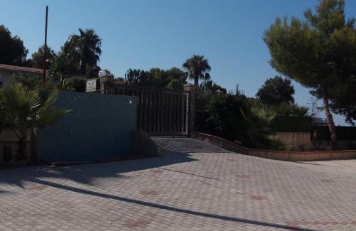 San Giorgio Apartment | VILLA LUCIANO VIA TEOCRITO N 12