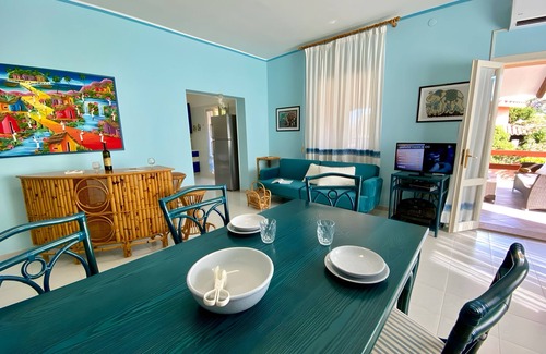 Sa Rocca Tunda Villa | Villa Luigi - Villa with Large Terrace and Barbecue for Families and Groups
