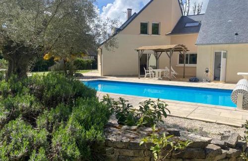 Arnage Villa | Villa Luxe Arnage aux portes du Circuit Piscine Chauffée