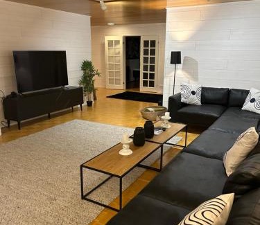 Seinajoki Villa | Villa Mänty 200 m2 Arkkitehdin suunnittelema kaupunkikoti rauhallinen sijainti Sauna autokatos