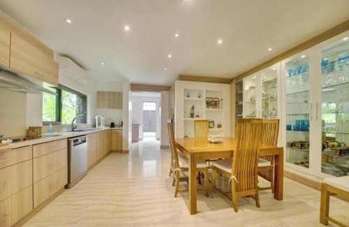 Grand River South East House | Villa Maela