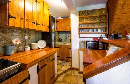 Jalzabet Villa | Villa Magic by Villas Guide