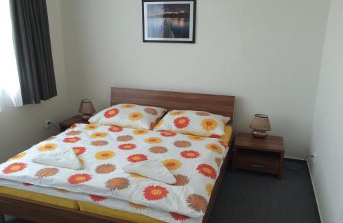 Pasohlavky House | Villa Marcus - rodinný relax 200 m od Penzionu Kometa, u jezera s grilem a sdílenou kuchyní