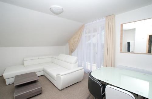 Pasohlavky House | Villa Marcus - rodinný relax 200 m od Penzionu Kometa, u jezera s grilem a sdílenou kuchyní