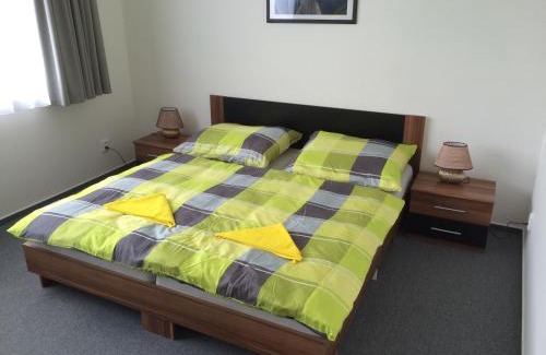 Pasohlavky House | Villa Marcus - rodinný relax 200 m od Penzionu Kometa, u jezera s grilem a sdílenou kuchyní