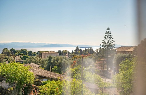 Kato Korakiana Villa | Villa marifei Corfunna luxury villa retreat with bbq, garden and swimming pool