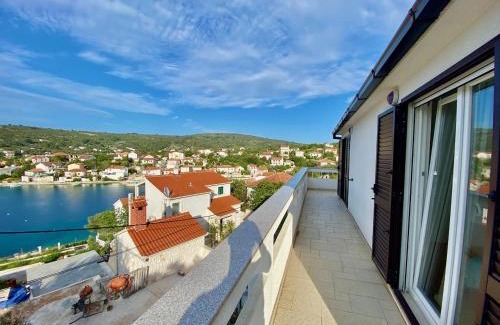 Veliki Drvenik Villa | Villa Marina with a private swimming pool right by the sea