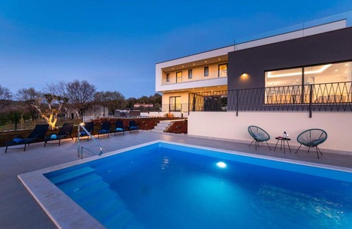 Mugeba House | Villa Maya