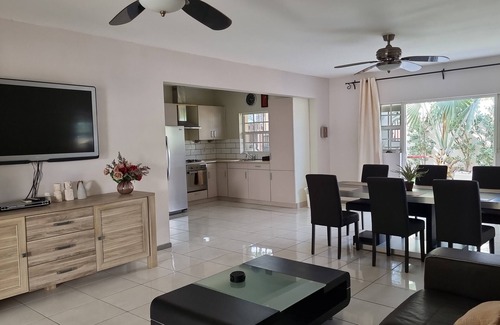 Mahuma Villa | Villa met Royaal Prive Zwembad in Veilige en Rustige Buurt