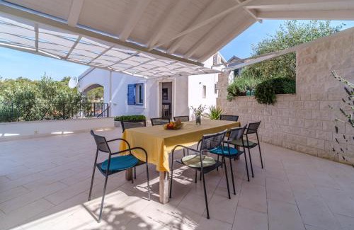Cove Makarac (Milna) Villa | Villa Milna Bay, heated pool, 8 persons
