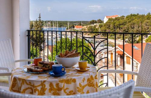 Cove Makarac (Milna) Villa | Villa Milna Bay, heated pool, 8 persons