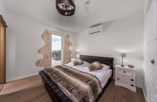 Sveti Ivan Dobrinjski Villa | Villa Miry's Hideaway