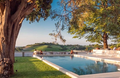 Quartiere Cesuola Villa | Villa Monty BanksnTimeless Elegance Between Nature and Wellbeing