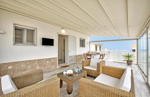 Torre Rinalda House | Villa Na' Lu' With Sea View Apartments