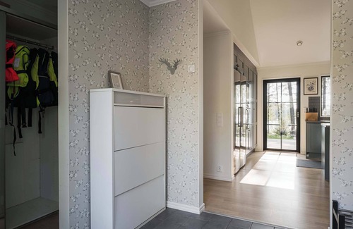 Gallstad House | Villa Nabben - strong pines, lakeview and beach