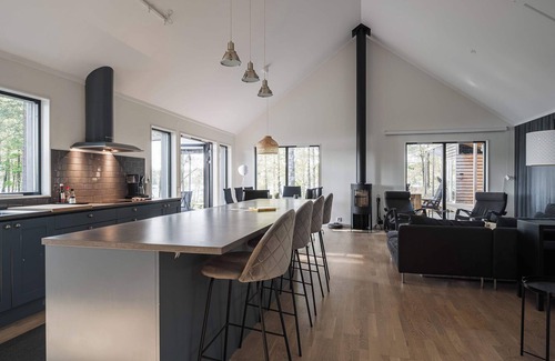 Gallstad House | Villa Nabben - strong pines, lakeview and beach