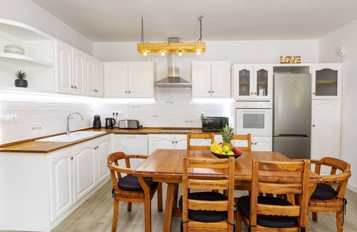 Sant Rafael de Sa Creu Villa | Villa near Ibiza Town Sleeps 10