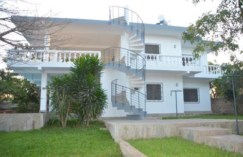 Watamu Villa | Villa Nika, between palm trees, beach and elephants