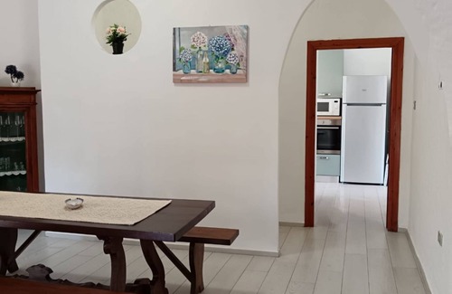 Eden Beach Villa | Villa Oleandro. A few steps from the sea, with garden and sea view.