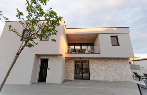 Kolan Villa | Villa Pam - Luxury villa with a heated pool and a summer terace with 4 bedrooms