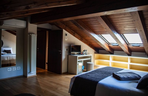 Longiano Bed & Breakfast | Villa Paola double bedroom in the attic