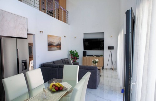 Gouvai Villa | Villa Peris With Shared Backyard,By IdealStay Experience