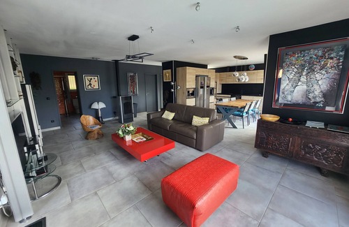 Bagnols-en-Foret Villa | Villa-piscine, Dans un Magnifique Écrin de Verdure, au Calme et Sans Vis-à-vis