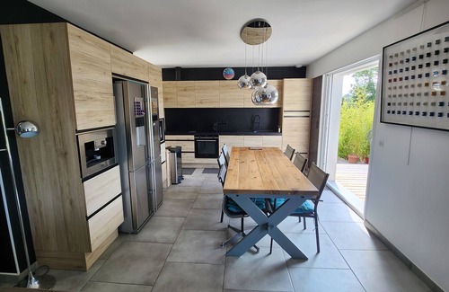 Bagnols-en-Foret Villa | Villa-piscine, Dans un Magnifique Écrin de Verdure, au Calme et Sans Vis-à-vis