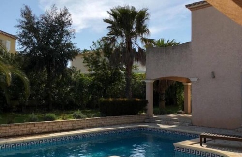 Portiragnes Villa | Villa pool gym @ Med