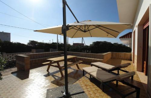 Posto Rosso House | Villa Posto Rosso vista mare by Apulia Home