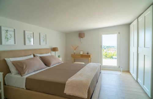 Chiusano di San Domenico Villa | Villa Romantica con Bosco sulla Strada dei Vini