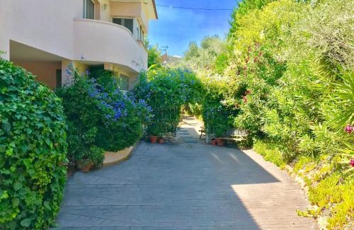 Can Trabal House | Villa Rosa Sitges