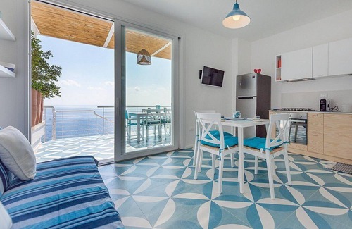 Marina di Marittima House | Villa Rosita: An elegant and modern independent house which faces the sun and the sea, with Free WI-FI.