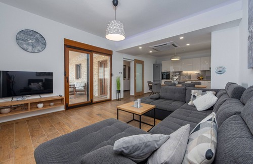 Lovinac Villa | Villa Roza ZadarVillas