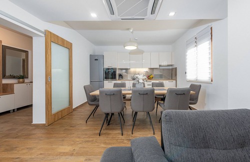 Lovinac Villa | Villa Roza ZadarVillas