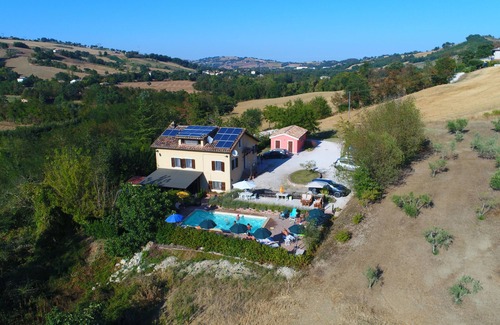 San Ginesio House | VILLA SABRINA Country house with swimming pool and garden