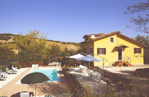 San Ginesio House | VILLA SABRINA Country house with swimming pool and garden