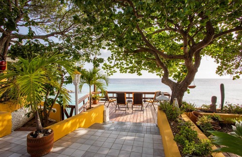 Boka Sami Villa | Villa Seaside is a cozy and authentic holiday home at the Caribbean Ocean.