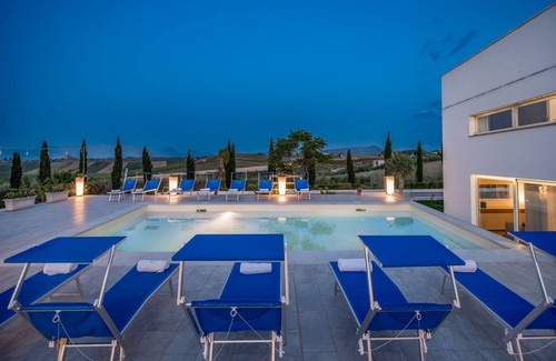 Alcamo Villa | Villa 'Sikelia' with Private Pool, Wi-Fi and Air Conditioning