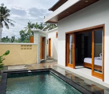 Anturan Villa | Villa Sinyo By Mentaripro Bali