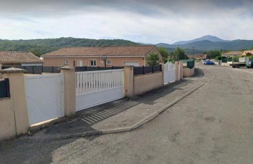 Lavelanet Villa | Villa Spacieuse - Vue Montagne et Château