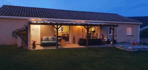 Lavelanet Villa | Villa Spacieuse - Vue Montagne et Château