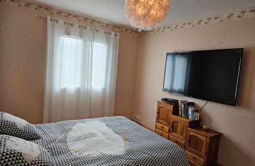 Lavelanet Villa | Villa Spacieuse - Vue Montagne et Château