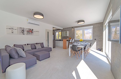 Komaji Villa | Villa Splendor, new modern 5 bedroom, near Dubrovnik, heated pool with parking