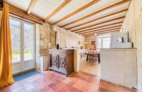 Saint-Genes-de-Blaye House | Villa 'St Genès' with Private Garden and Wi-Fi