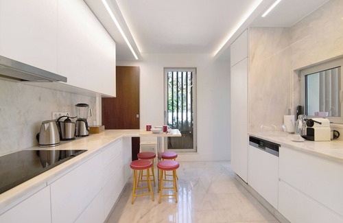 Montechoro Villa | Villa "Sweet Home Albufeira" with Private Pool, 2 Private Terraces & Wi-Fi