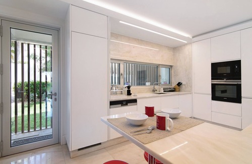 Montechoro Villa | Villa "Sweet Home Albufeira" with Private Pool, 2 Private Terraces & Wi-Fi