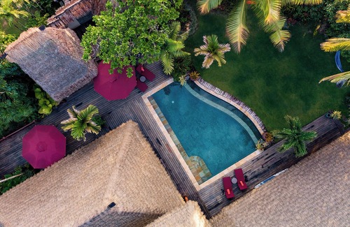 Pacific Harbour Villa | Villa Tinikatolu | Luxury Beachfront Villa | Nanuku Resort | Chef Pool Transfers