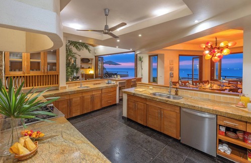 Romantic Zone Villa | Villa Ventana: 7 Bedroom Luxury Villa including Staff